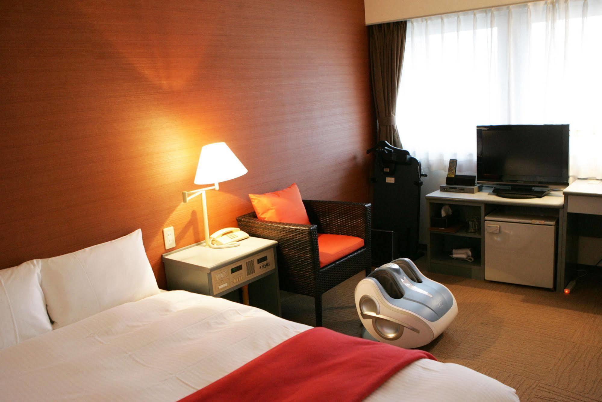 Green Rich Hotel Nishitetsu Ohashi Ekimae Фукуока Экстерьер фото