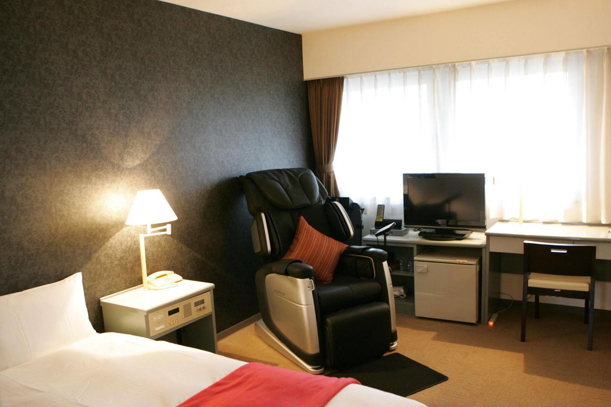 Green Rich Hotel Nishitetsu Ohashi Ekimae Фукуока Экстерьер фото