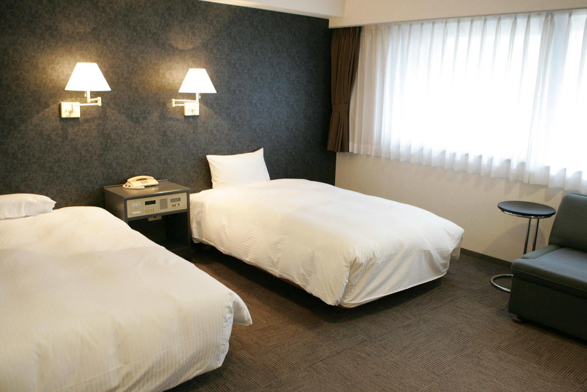 Green Rich Hotel Nishitetsu Ohashi Ekimae Фукуока Экстерьер фото