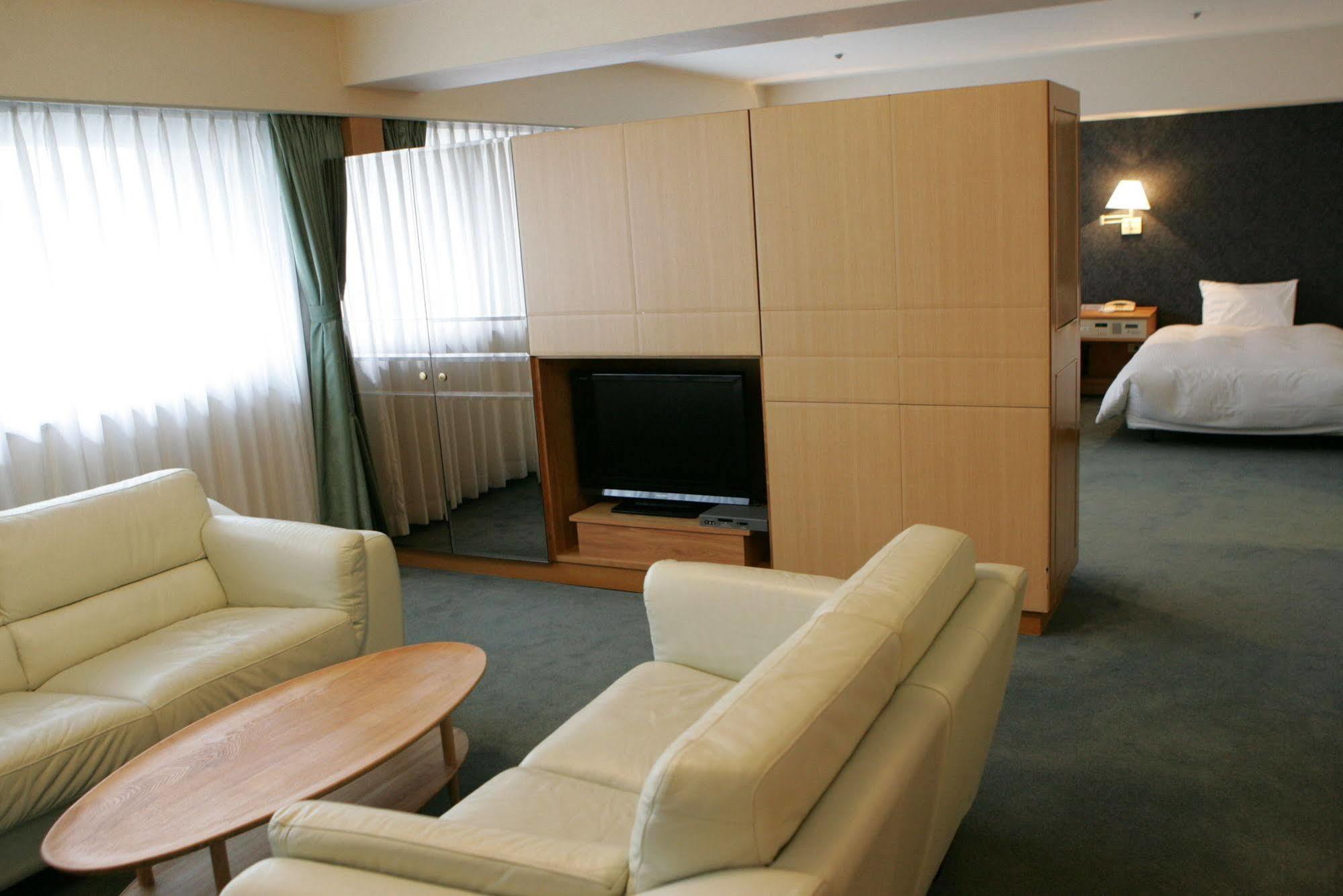 Green Rich Hotel Nishitetsu Ohashi Ekimae Фукуока Экстерьер фото