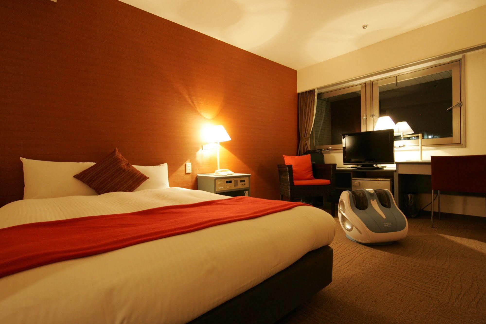 Green Rich Hotel Nishitetsu Ohashi Ekimae Фукуока Экстерьер фото